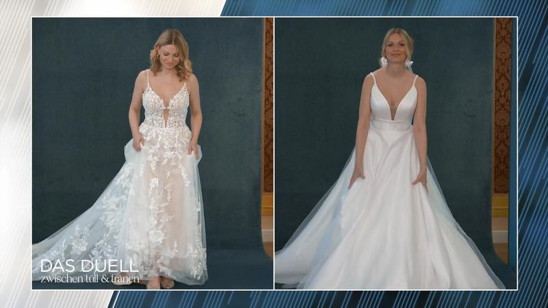 In welchem Kleid sieht sich Julia?