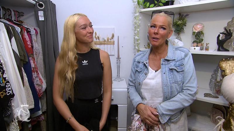 Kandidatin Sabine hat einen kleinen Tick
