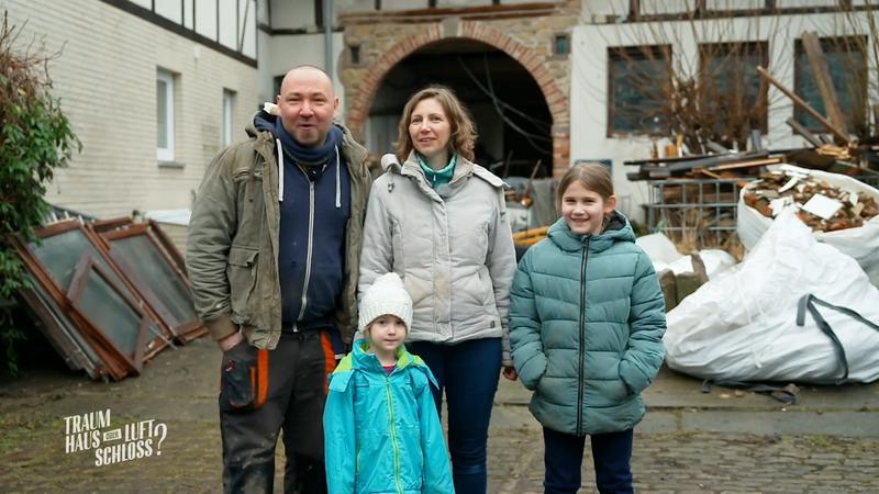 Familie lebt auf der Drakenburg