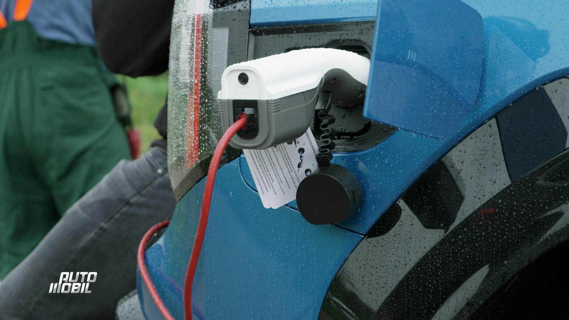 Mit dem E-Auto Elektrogeräte betreiben?