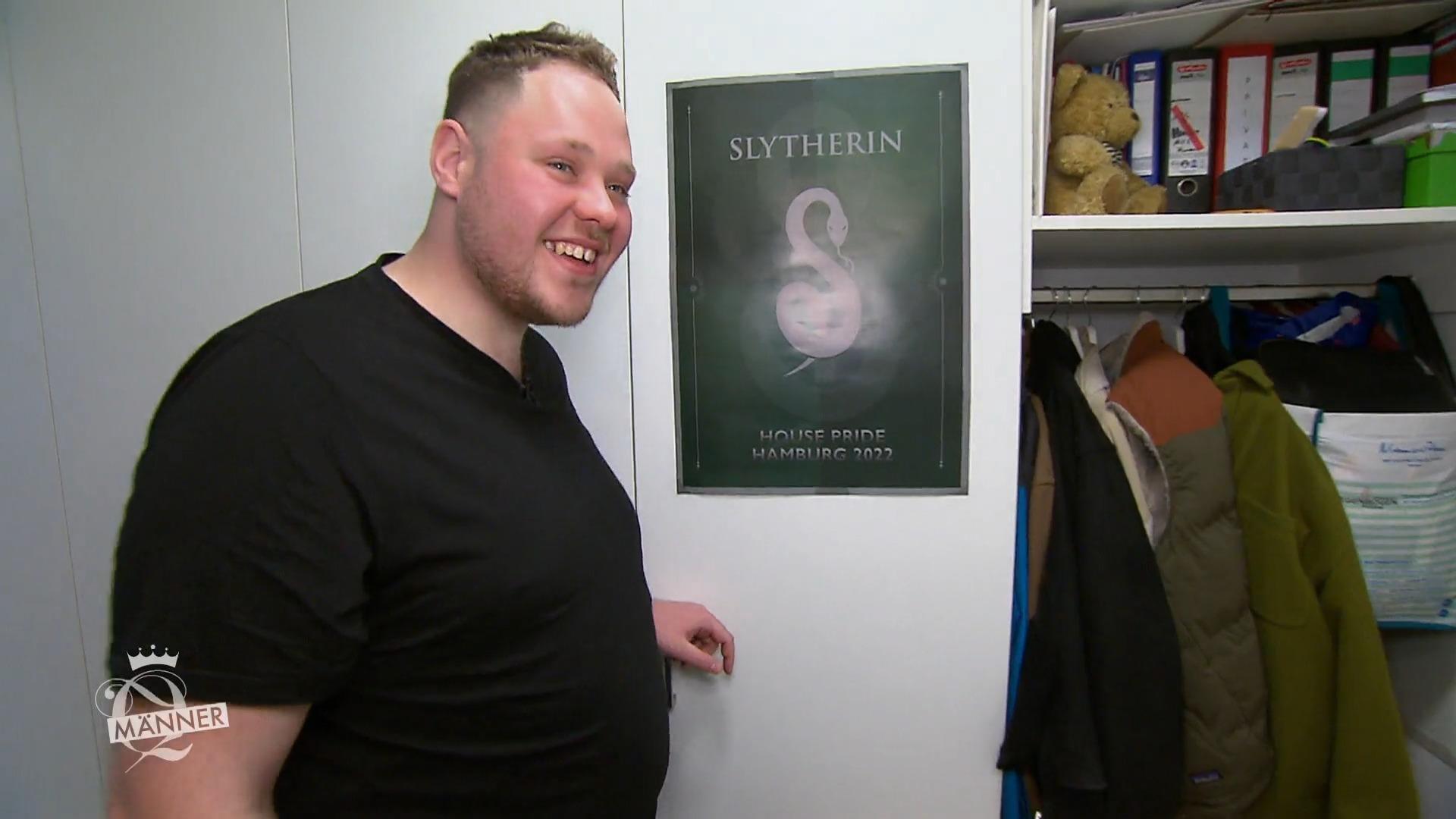Nils hat Angst, den Schrank zu öffnen