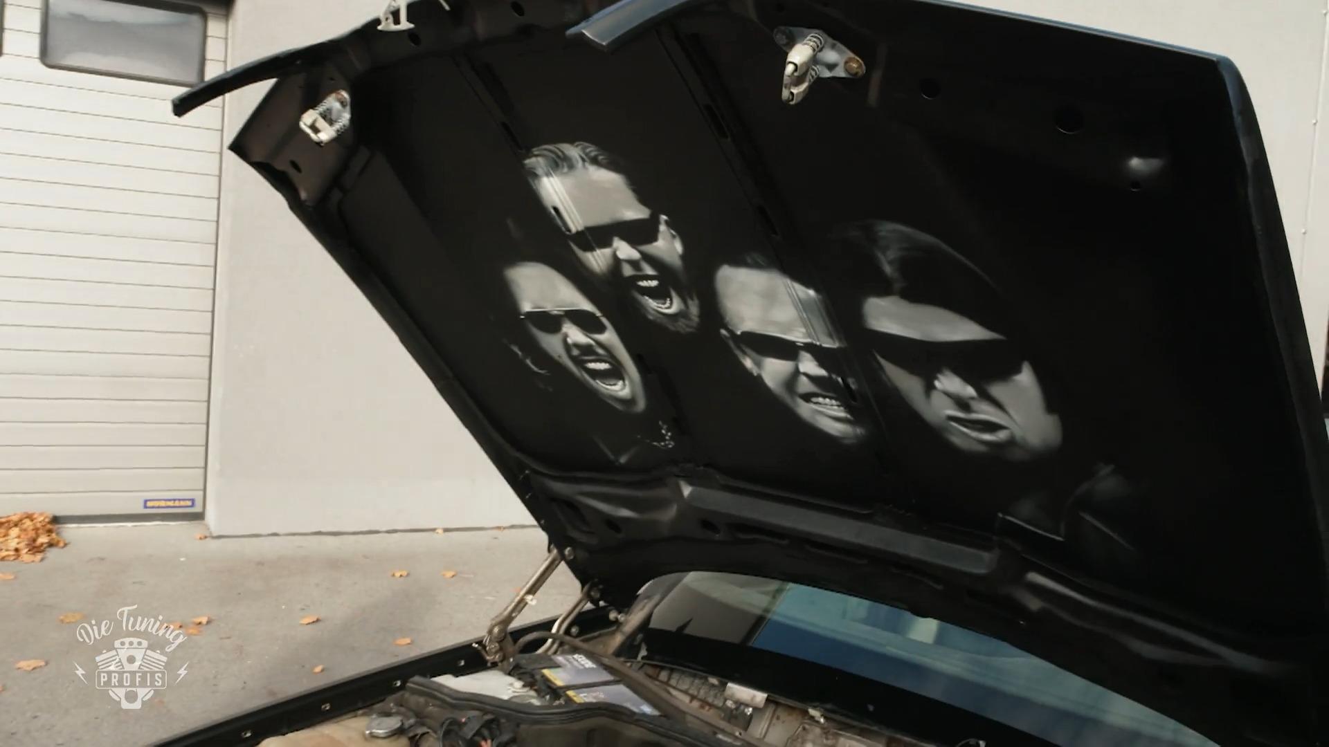 Verstecke Überraschung für Leon