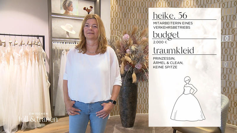 Loraine möchte ihr ein Traumkleid präsentieren