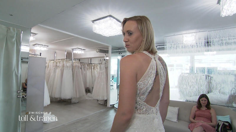 Kommt Tamara mit dem Kleid aufs Pferd?