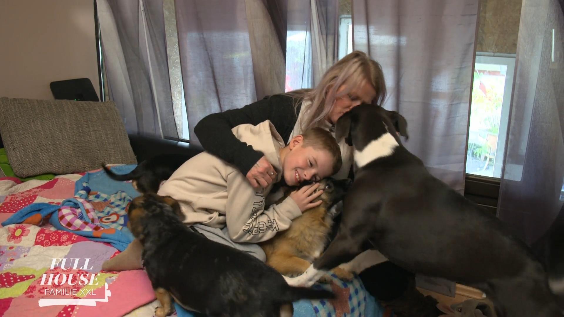 Kuschelzeit für Damian und Mama
