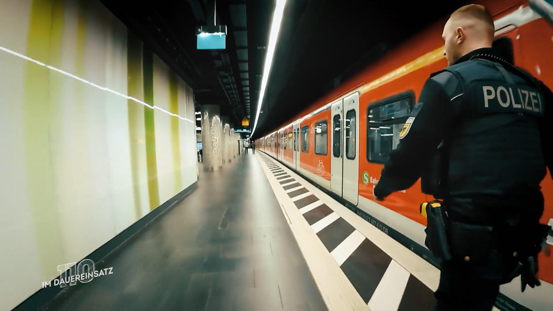 Personen im S-Bahn Tunnel