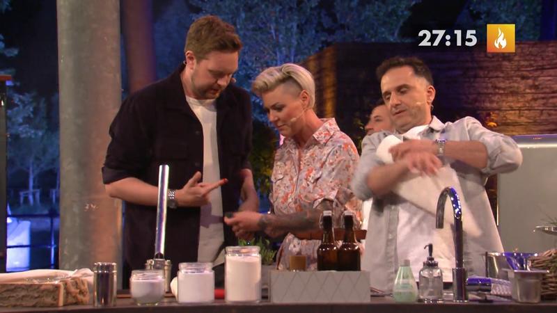 Basti schneidet sich "die halbe Fingerkuppe" ab