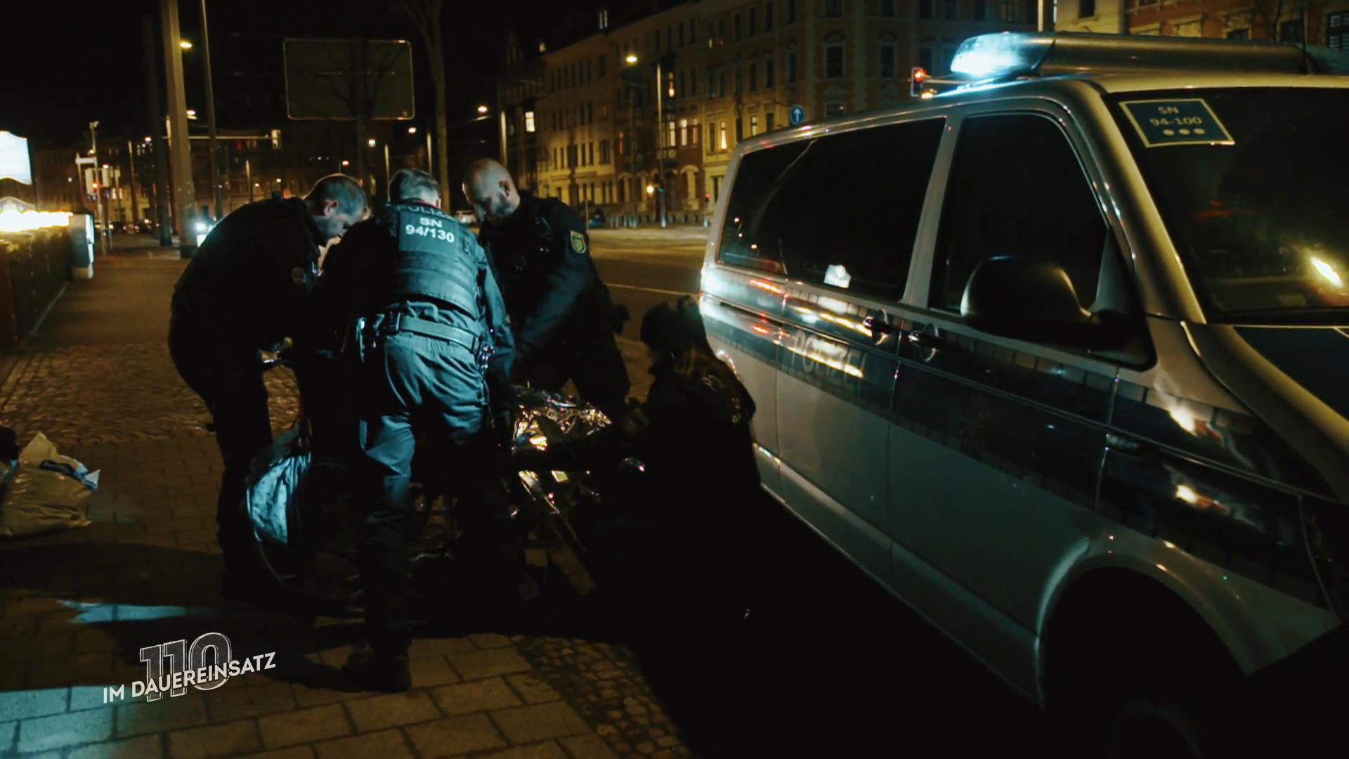 Rollstuhlfahrer greift nach Polizeiwaffe