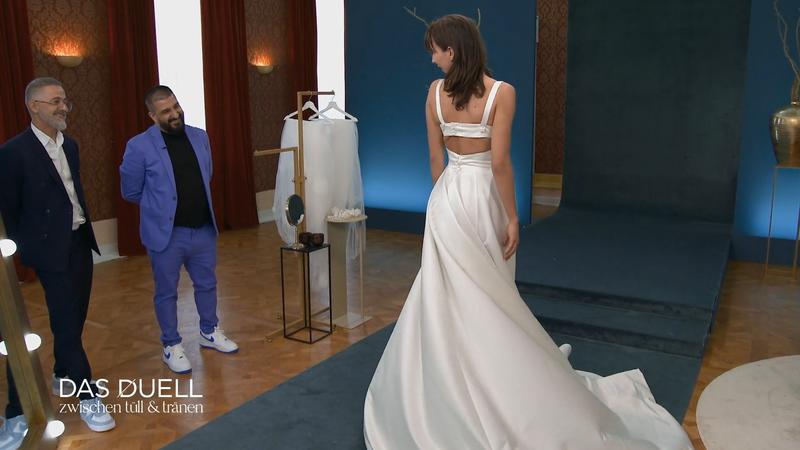 Neat und Süley ziehen mit ihren Kleidern nach