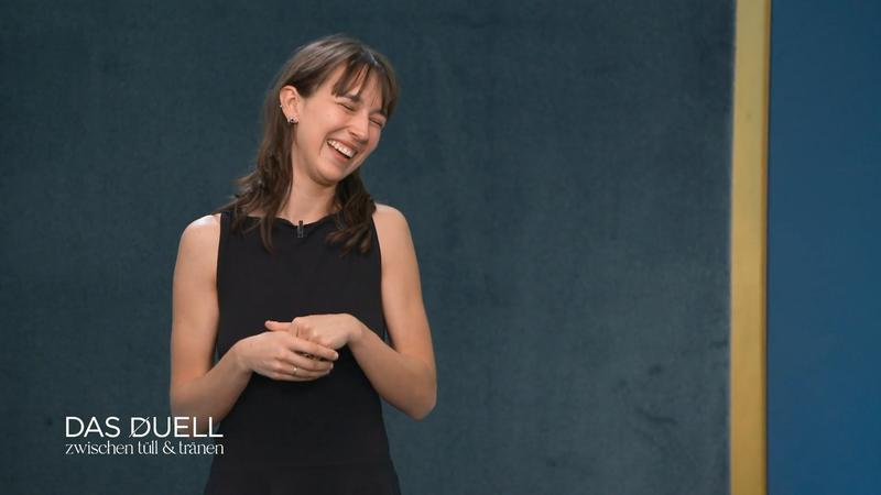 Braut Lara geht ohne Kleid nach Hause