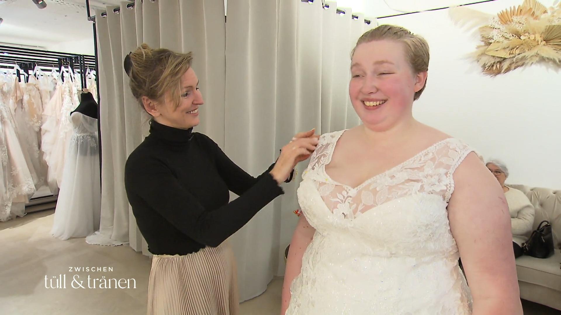 Lara muss für ihre Eleganz Opfer bringen