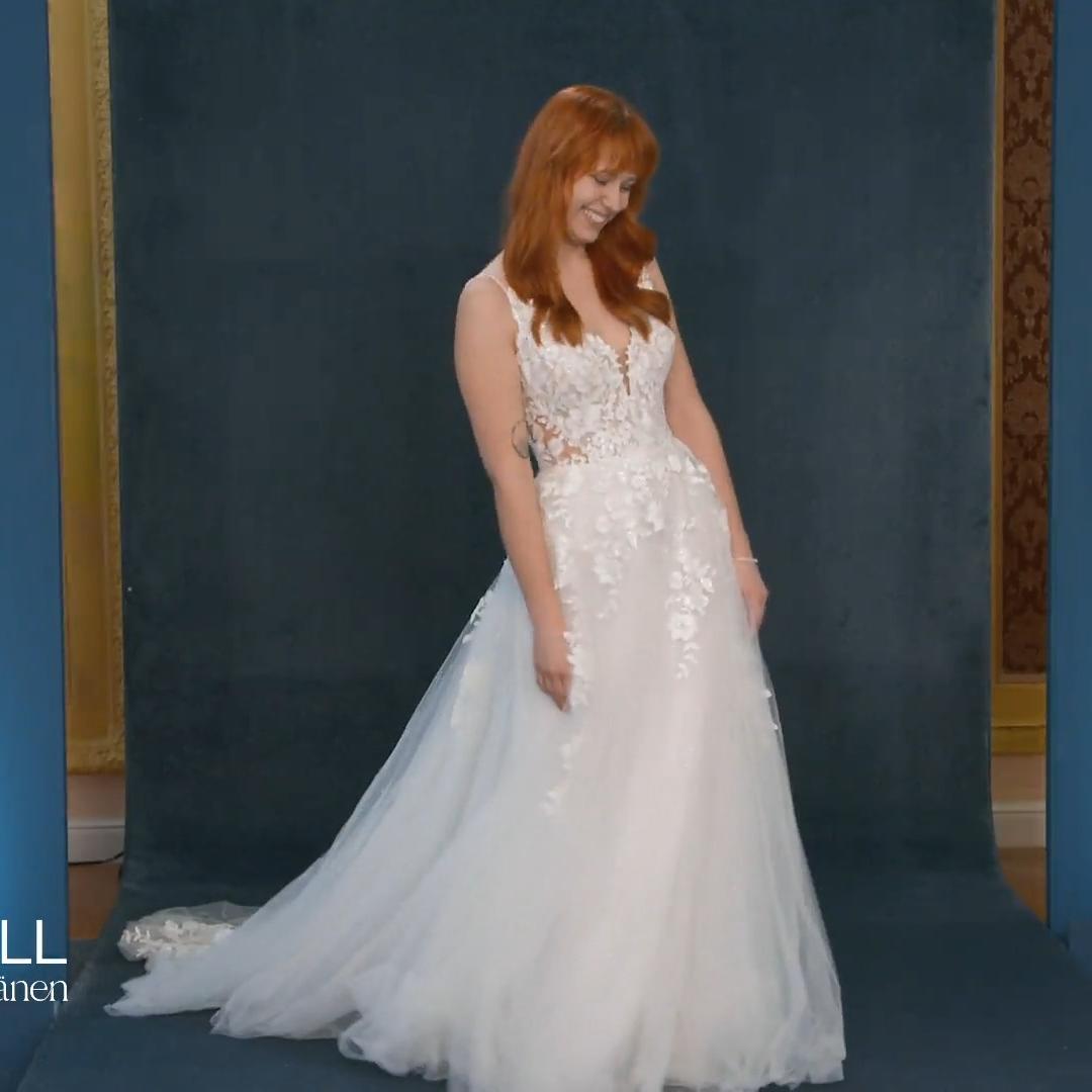 Kleid Nummer eins schlägt ein