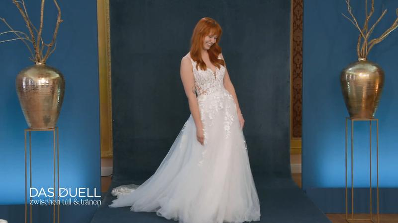 Kleid Nummer eins schlägt ein