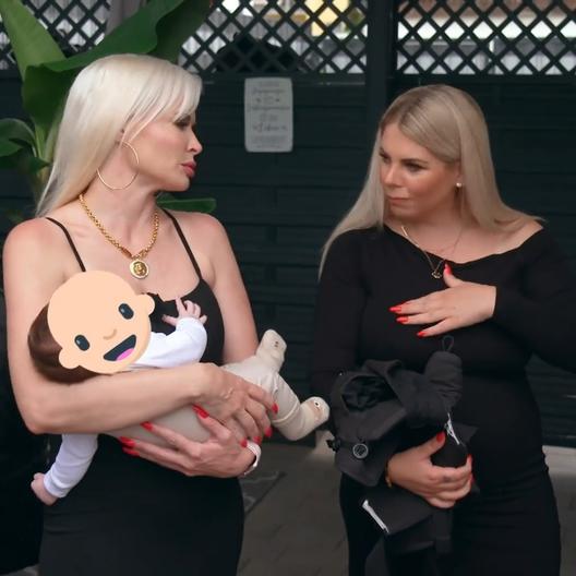 Daniela Katzenberger trifft zum ersten Mal den neuen Mann ihrer Mutter.