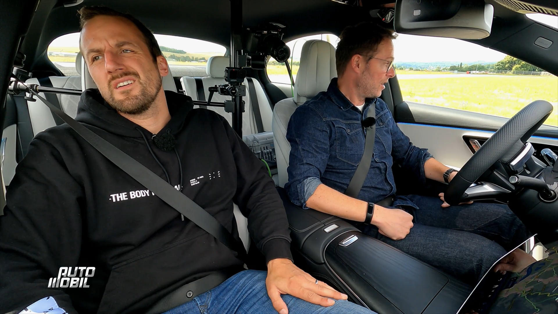 Lance und Alex testen Notbremsen verschiedener Automarken