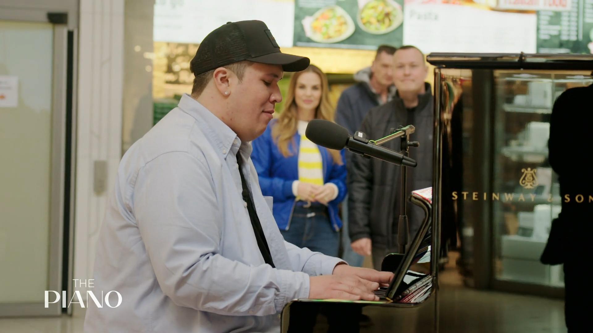 Arvid spielt eine Eigenkomposition