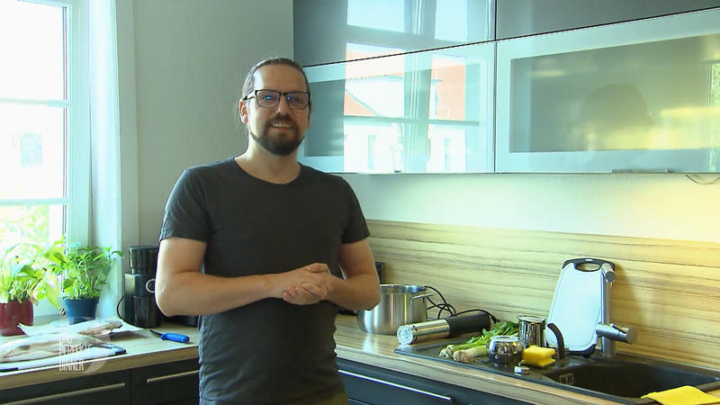 Felix genießt sein WG Leben