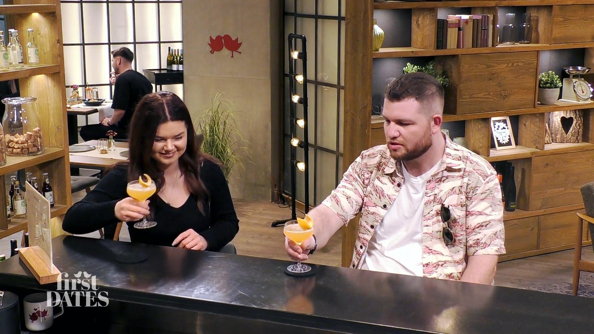 Neven sucht den Augenkontakt
