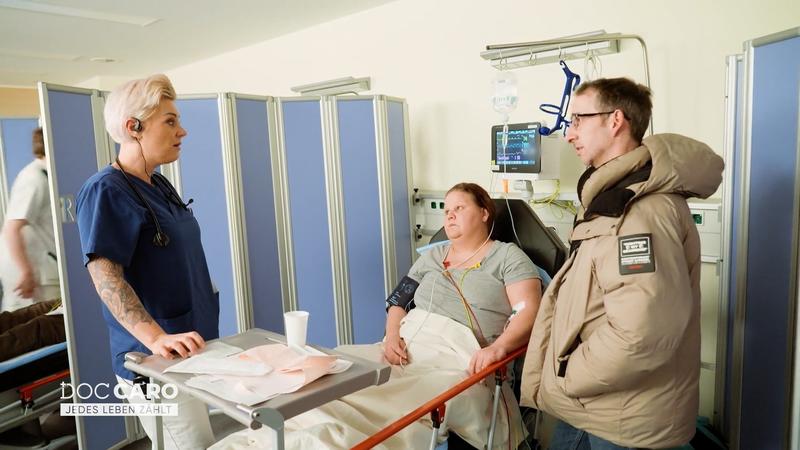 Doc Caro nimmt Patientin Nadine stationär auf
