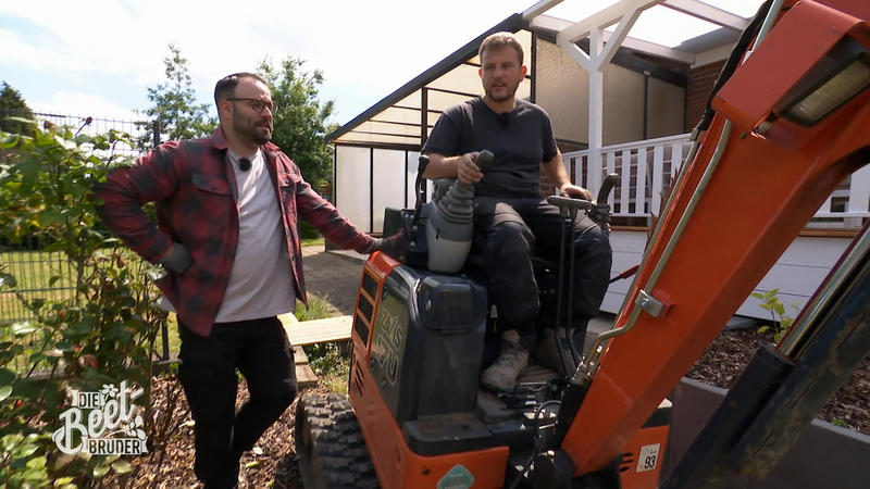 Wie kommt der Bagger in den Garten?