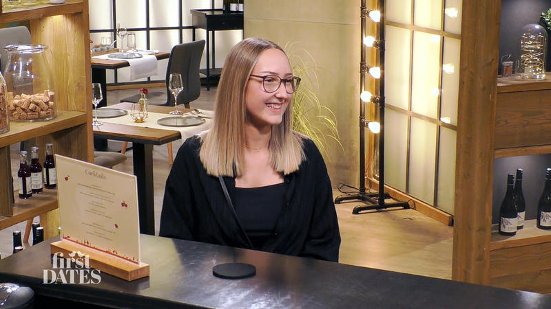 Helena freut sich sehr auf ihr Blind Date