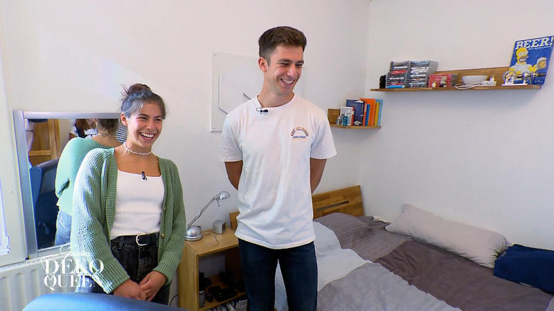 Nina lebt mit ihrem kleinen Bruder zusammen
