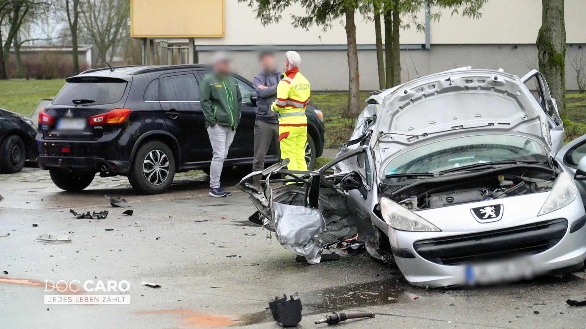 Doc Caro dankt den Ersthelfern für ihren Einsatz