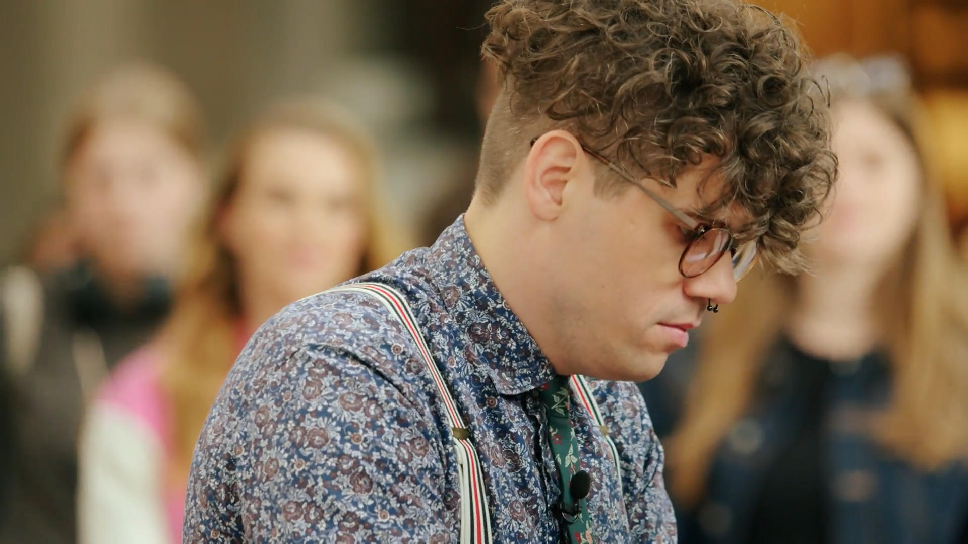 Konstantin verarbeitet Gewalterfahrungen in der Musik