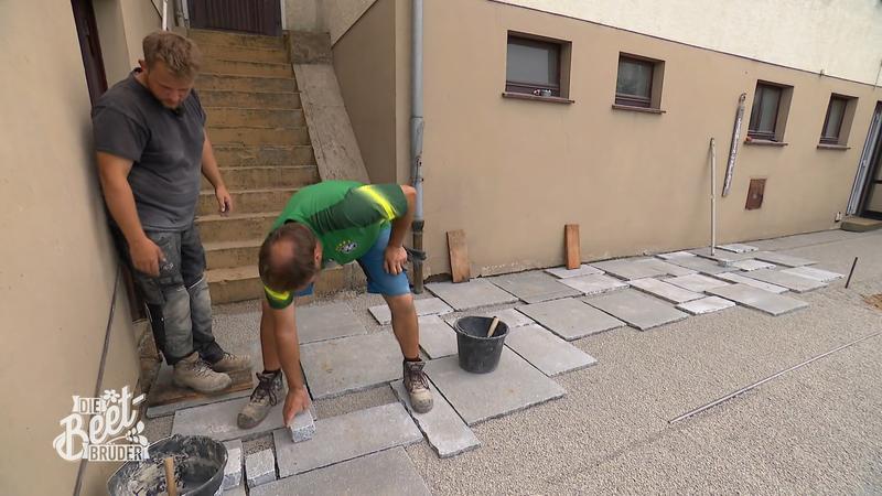 Terrasse wird gepflastert