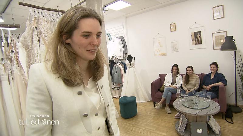 Hannah sucht den perfekten Hosenanzug
