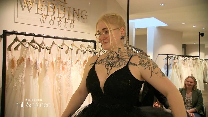 Vajda testet das einzige schwarze Kleid