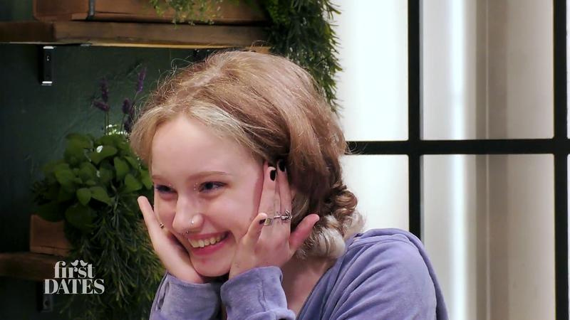 Anne und Oliwia lachen viel