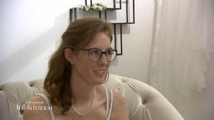 Sandra hat ihr Traumkleid im Internet gefunden