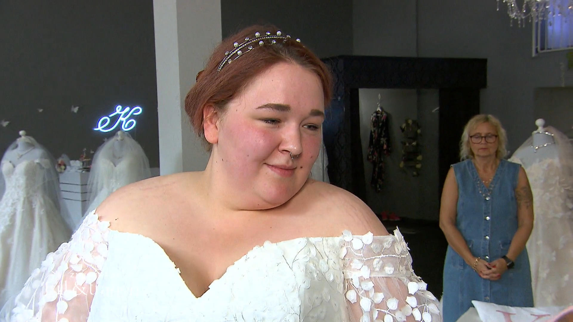 Antje hat ein ganz besonderes Kleid für ihre Braut