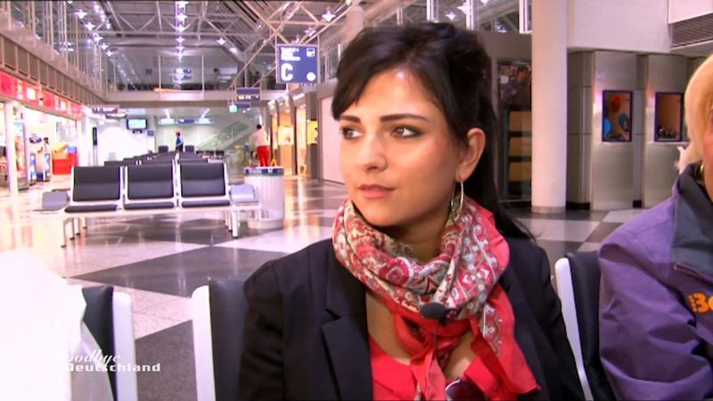 Sina fliegt nach Ägypten zu ihrem Sallam