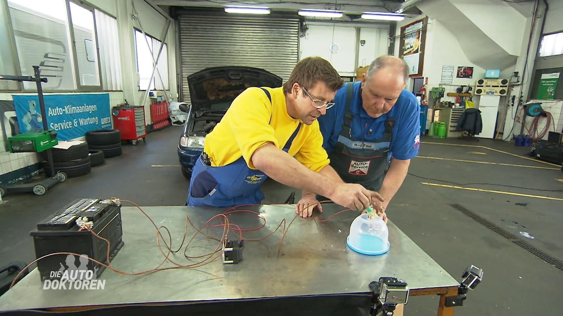 Ein Ford Galaxy startet unregelmäßig