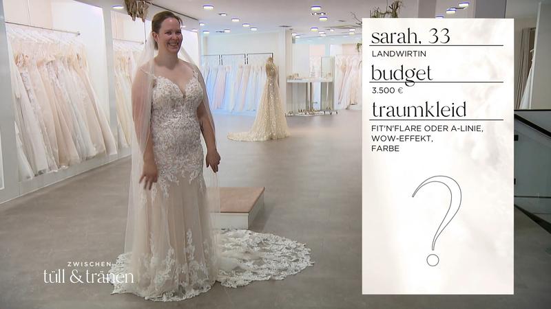 Braut Sarah findet ihr Kleid