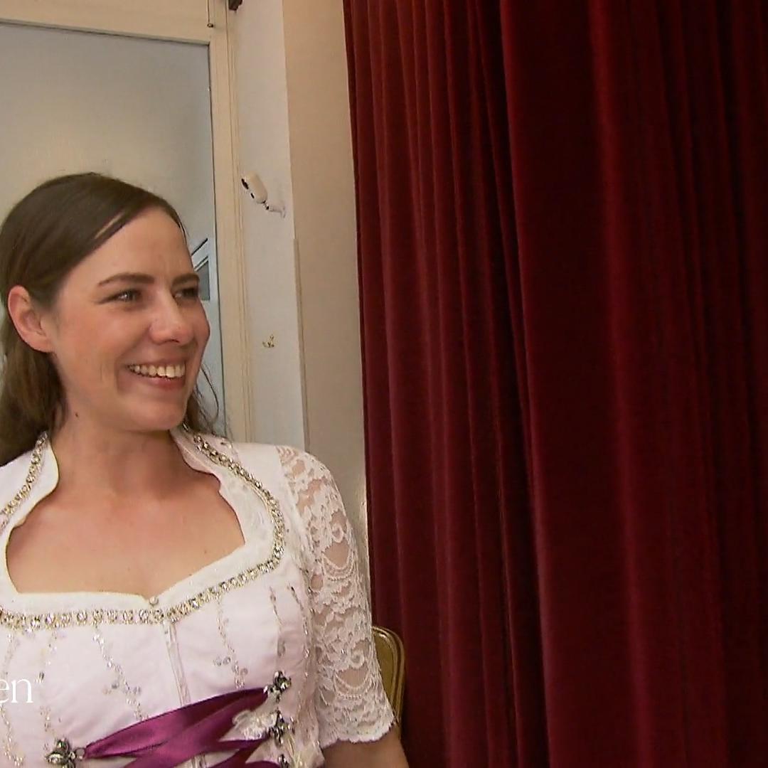 Ramona sucht ein Outfit, das Frühlingsgefühle weckt