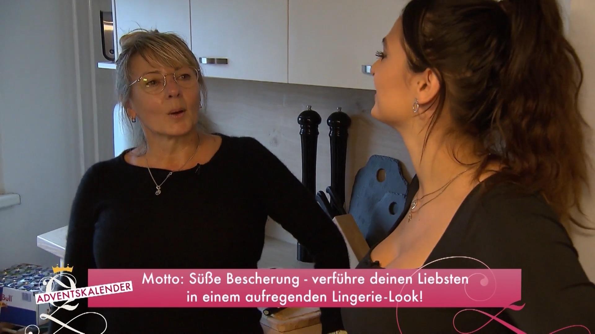 Pauline muss mit ihrer Mutti heiße Dessous kaufen