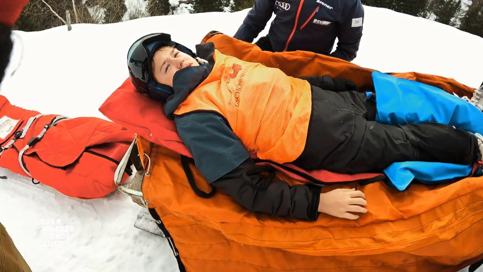 Rettungshubschrauber eilt zu verletztem Jungen
