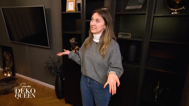 Rebeccas Wohnzimmer ist eine dunkle Wohlfühl-Oase