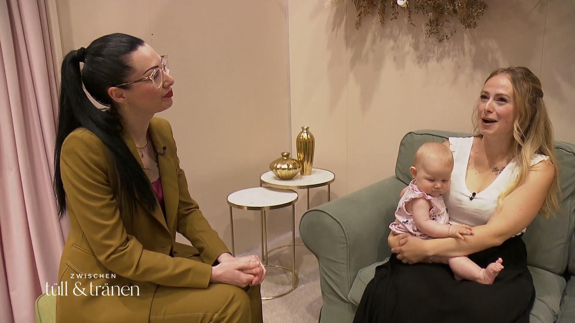 Cindy auf der Suche nach ihrem Hochzeitslook