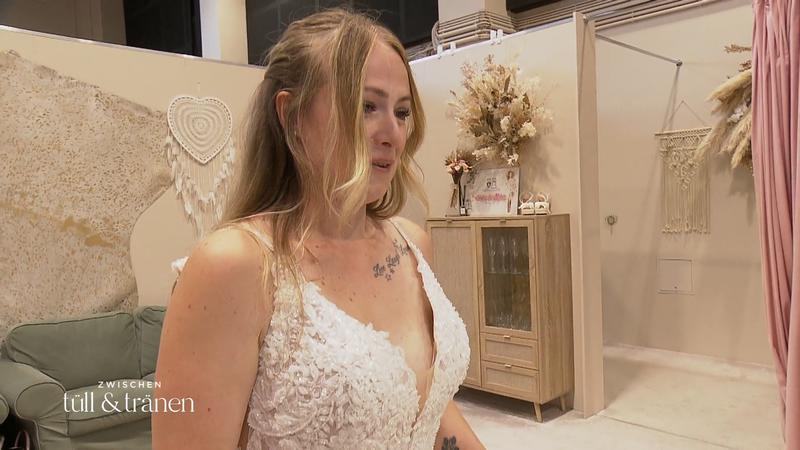 Cindy sucht das perfekte A-Linien-Kleid