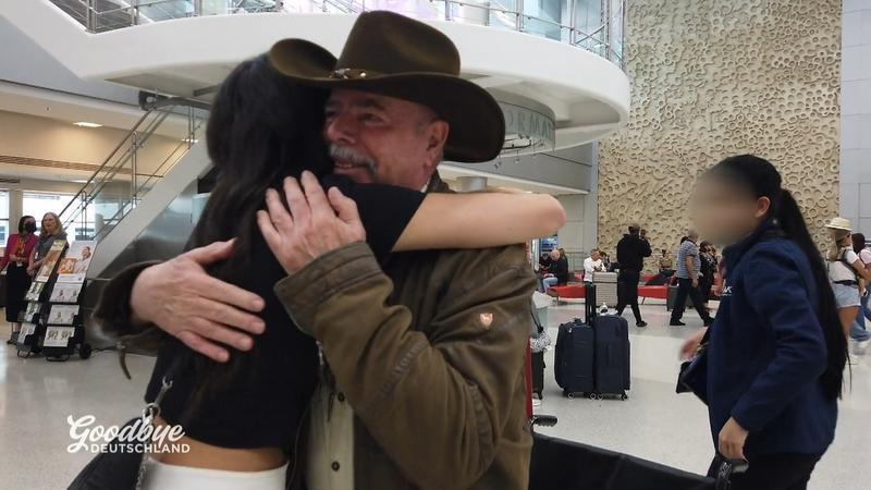 Nicoles Eltern kommen endlich nach Miami