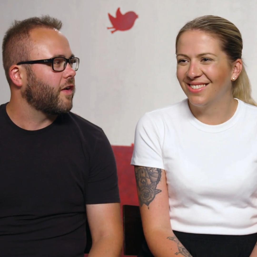 Sven überhäuft Daniela mit Komplimenten