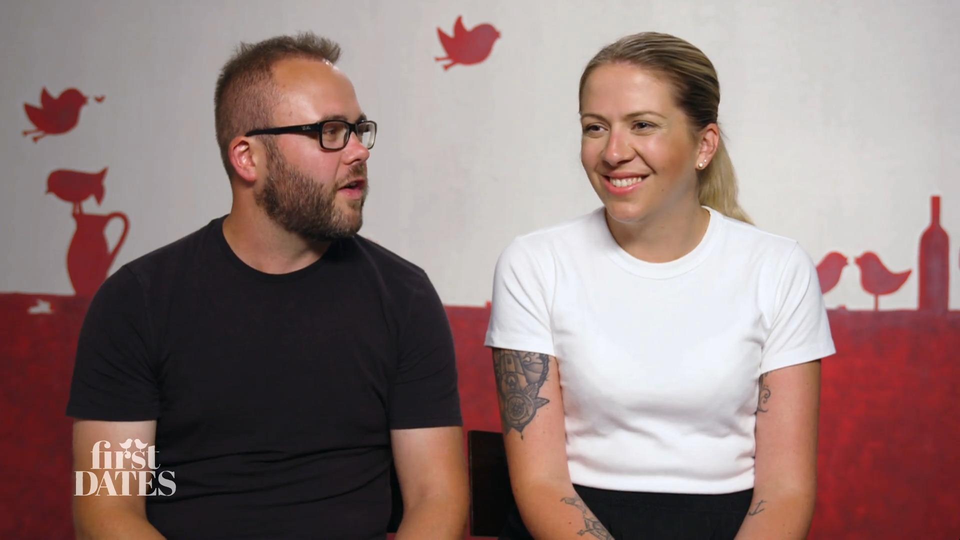Sven überhäuft Daniela mit Komplimenten