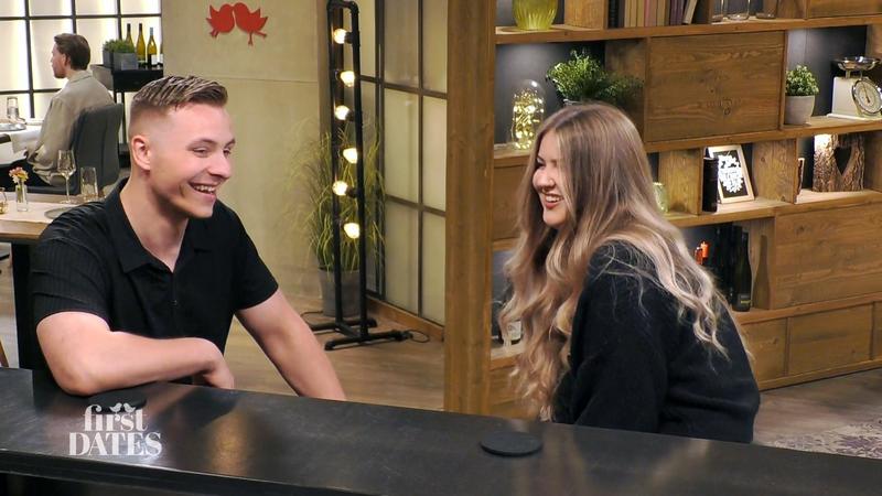 Die hübsche Fiona haut Tom vom Hocker