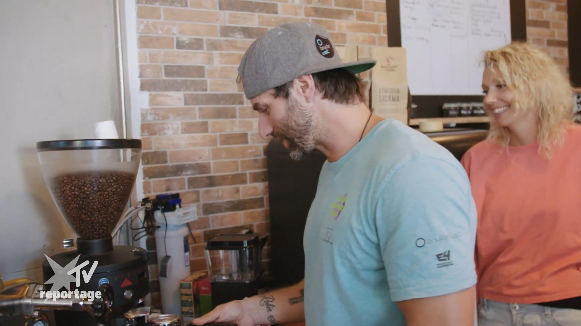 Robin Hertscheck kämpft mit der Siebträgermaschine