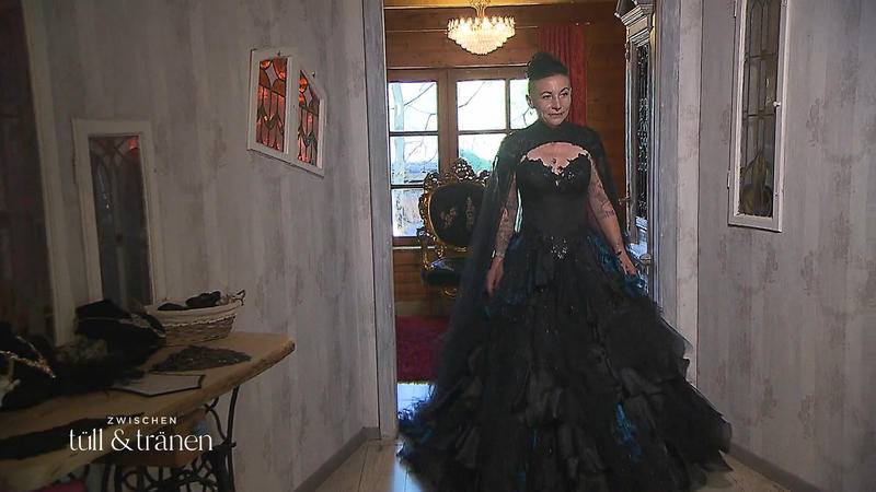 Ein Gothic-Kleid für Diana