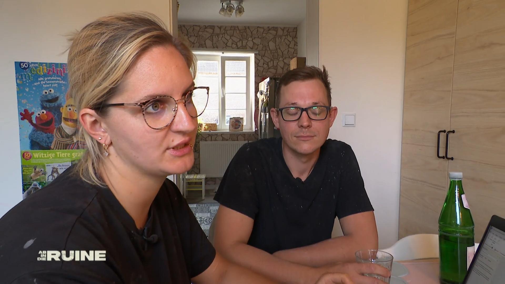 Eva und Dominik kündigen ihre Mietwohnung